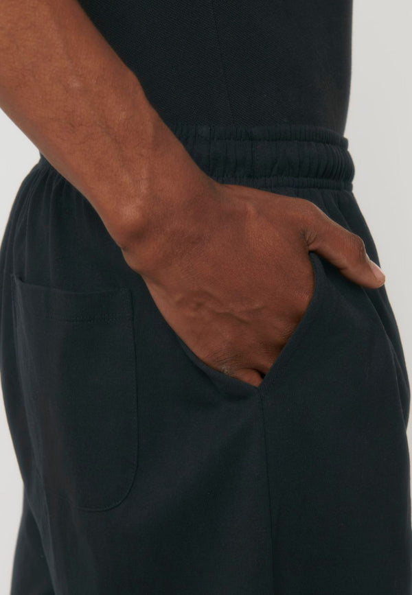 WAKER | Sustainable unisex shorts made from 100% organic cotton