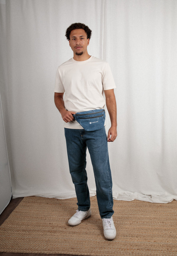 BAUCK | Sustainable upcycling bum bag made from old jeans, denim blue