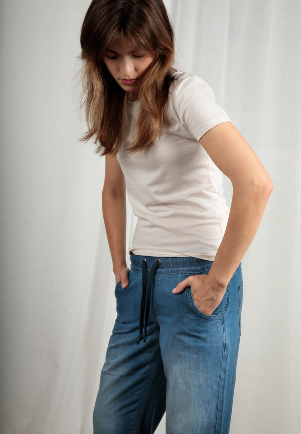 CHARLIE | Sustainable unisex summer jeans made from organic denim in mid-indigo