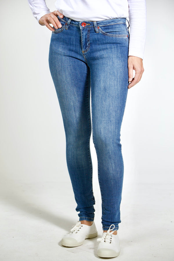 ROSA (Collection 2021) | Sustainable skinny fit mid indigo women's jeans made from organic denim