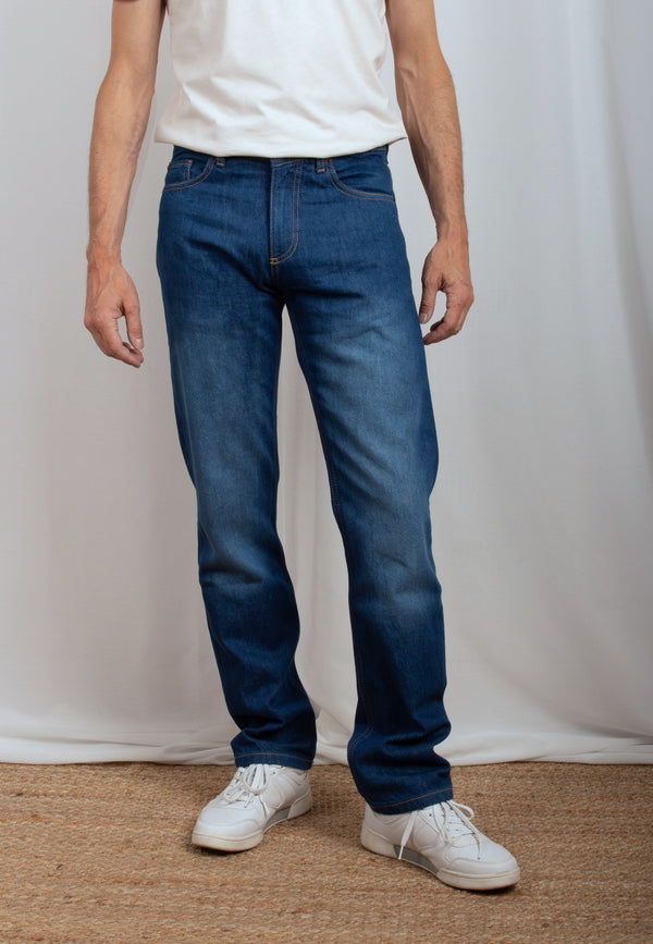SVEN - Sustainable straight fit men's jeans made from 100% organic denim in dark indigo - new collection