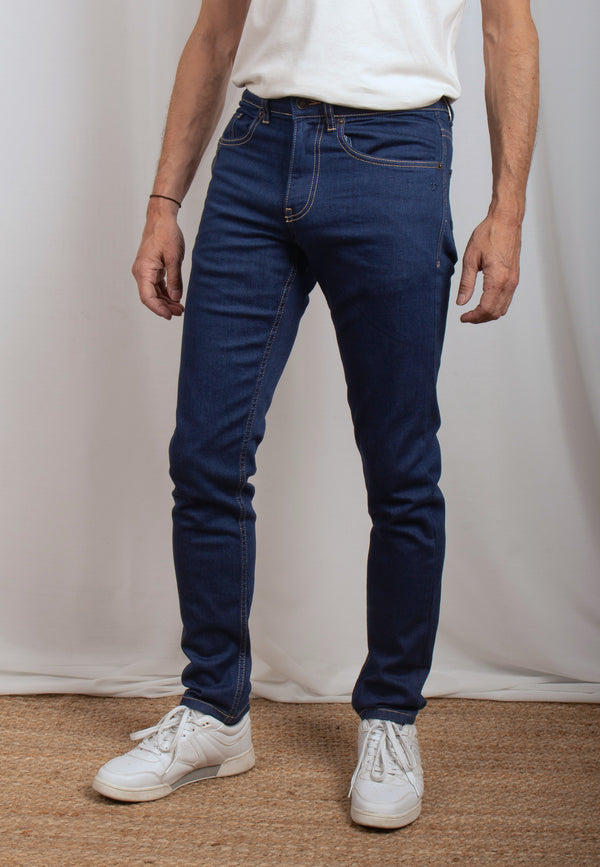 BENNY | Sustainable slim fit men's jeans made from organic denim in dark indigo 