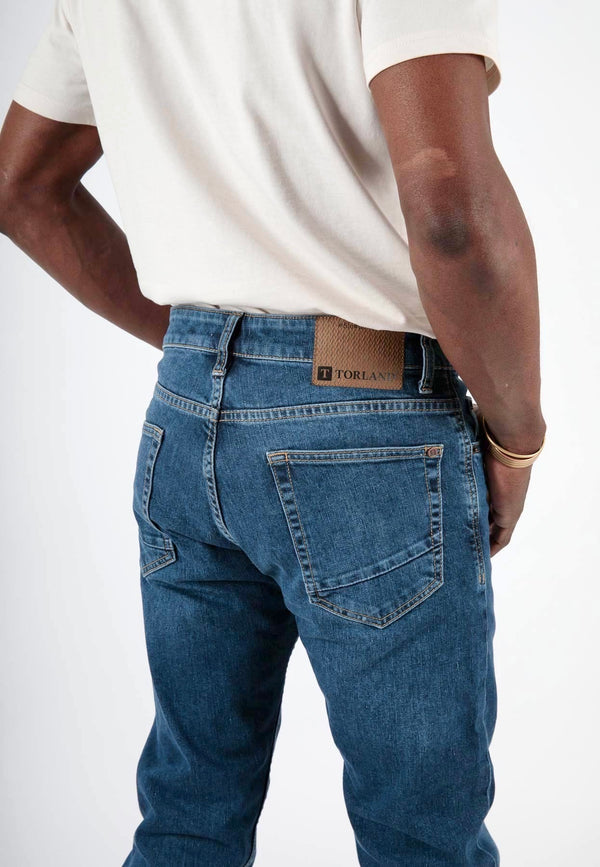 BENNY | Sustainable slim fit men's jeans made from organic denim in mid indigo 