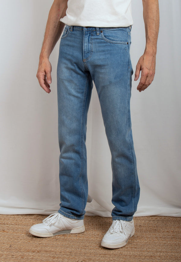 SVEN - Sustainable straight fit men's jeans made from 100% organic denim in Mid Indigo - new collection