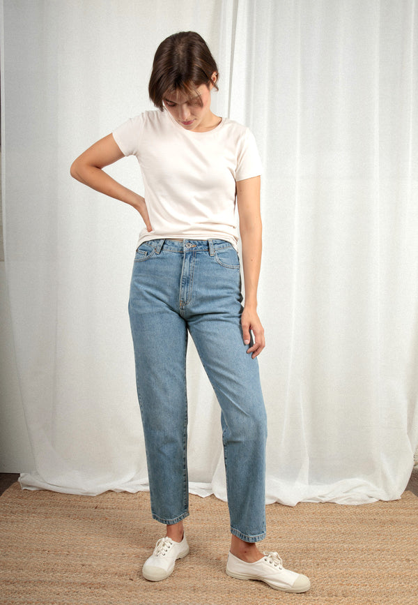 MARIA | Sustainable mom jeans for women made from 100% organic denim in light blue