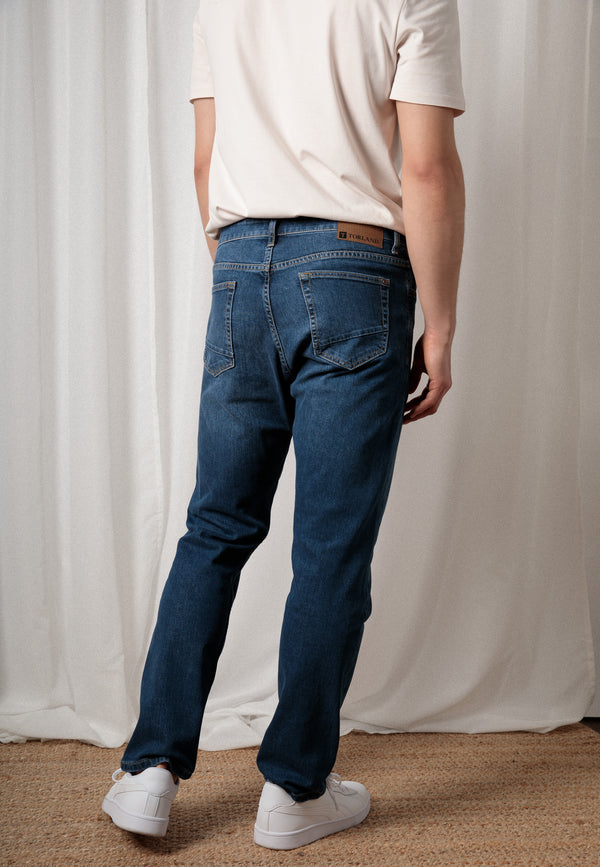 BENNY | Sustainable slim fit men's jeans made from organic denim in mid indigo 