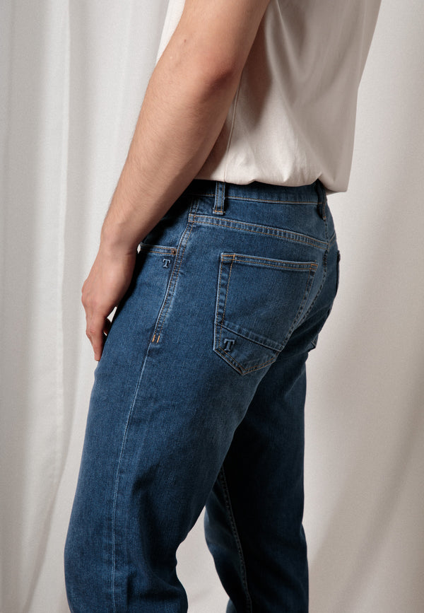 BENNY | Sustainable slim fit men's jeans made from organic denim in mid indigo 