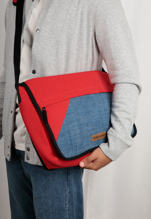 BOBBY | Sustainable upcycling shoulder bag made from old jeans 