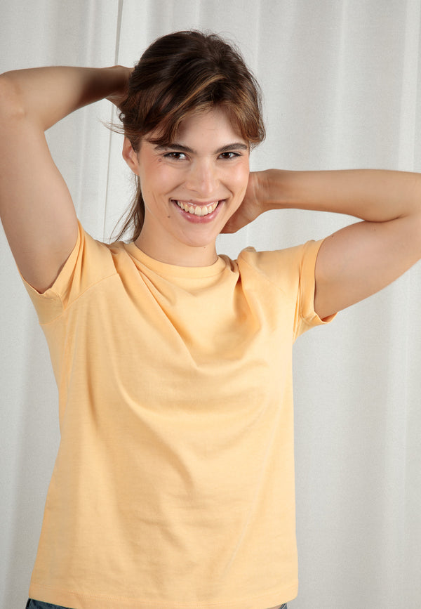 ELLA | Sustainable premium women's T-shirt made from 100% organic cotton 