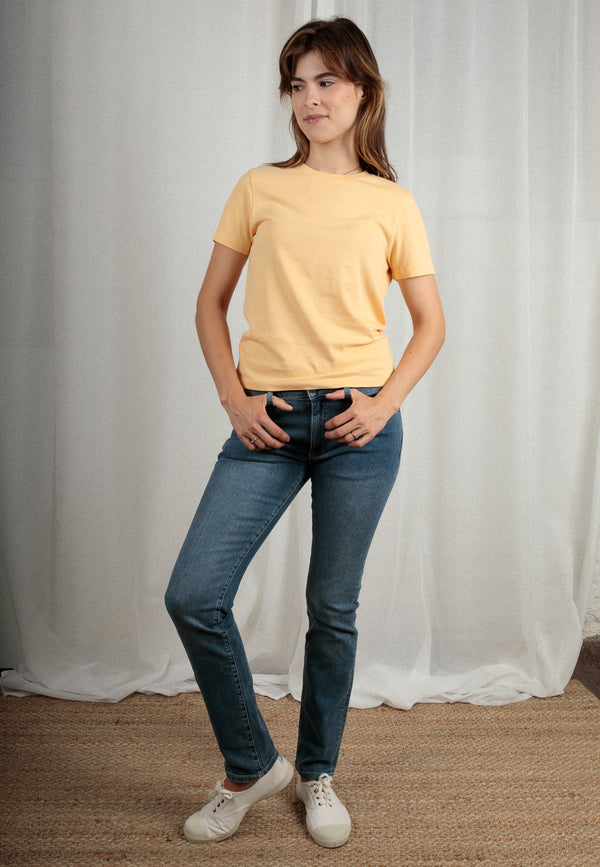 ELLA | Sustainable premium women's T-shirt made from 100% organic cotton 