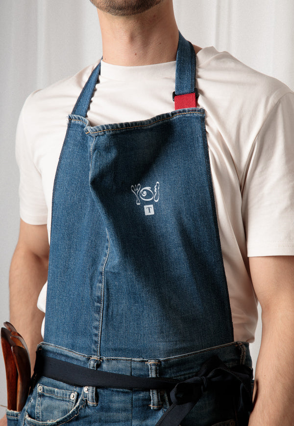 SCHÜGGE | Sustainable upcycling apron made from old jeans