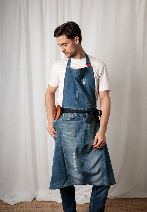 SCHÜGGE | Sustainable upcycling apron made from old jeans