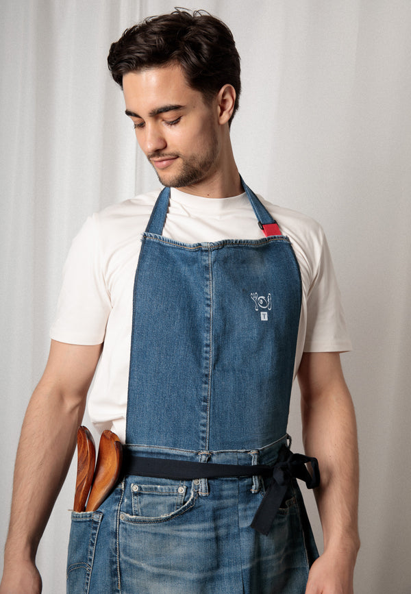 SCHÜGGE | Sustainable upcycling apron made from old jeans