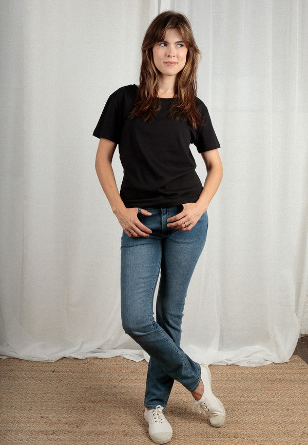 SERENA | Sustainable women's T-shirt made from 100% organic cotton 