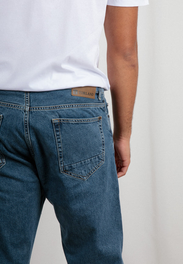 SVEN - Sustainable straight fit men's jeans made from 100% organic denim in Mid Indigo - new collection