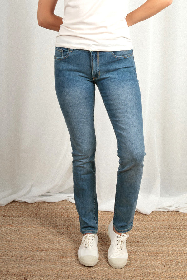 TERESA | Sustainable regular fit women's jeans made from organic denim in mid indigo 