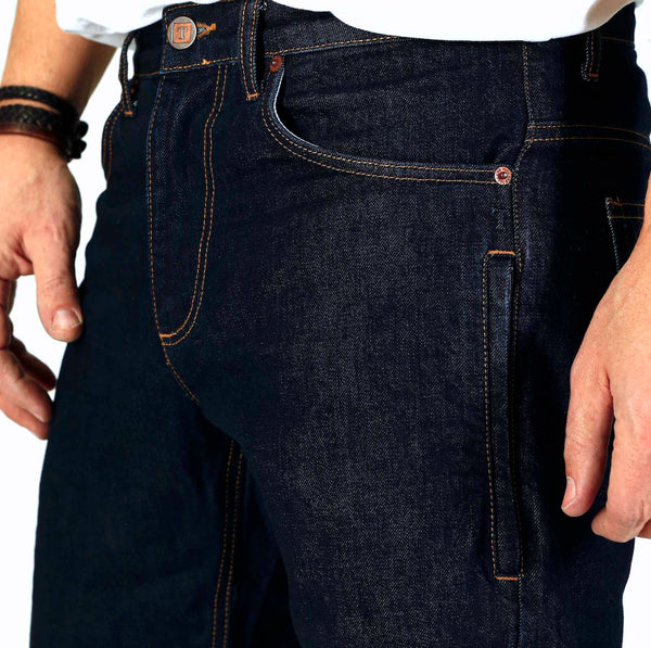 STRAIGHT FIT | Sustainable men's jeans made from organic denim (2020 collection) 