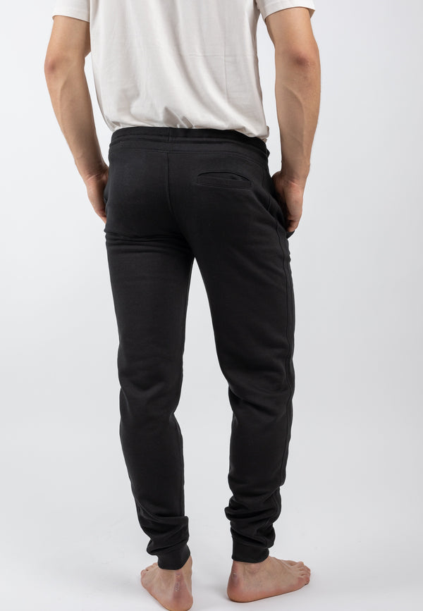 STEPS | Sustainable men's sweatpants made from organic cotton and recycled polyester