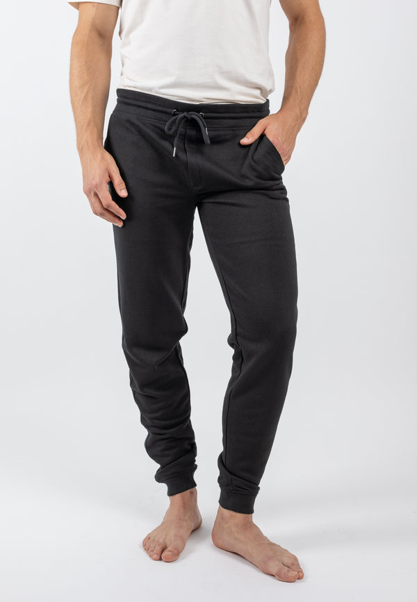 STEPS | Sustainable men's sweatpants made from organic cotton and recycled polyester