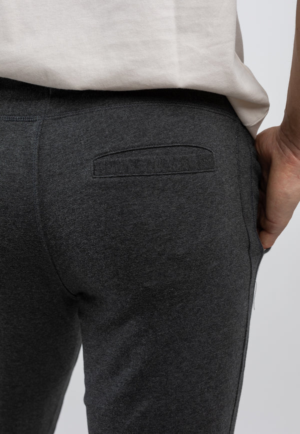 STEPS | Sustainable men's sweatpants made from organic cotton and recycled polyester