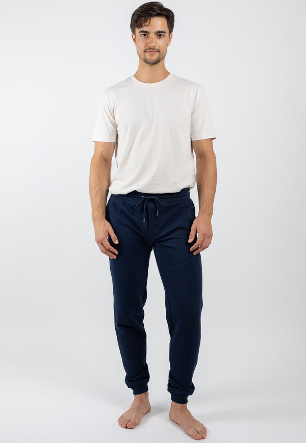 STEPS | Sustainable men's sweatpants made from organic cotton and recycled polyester