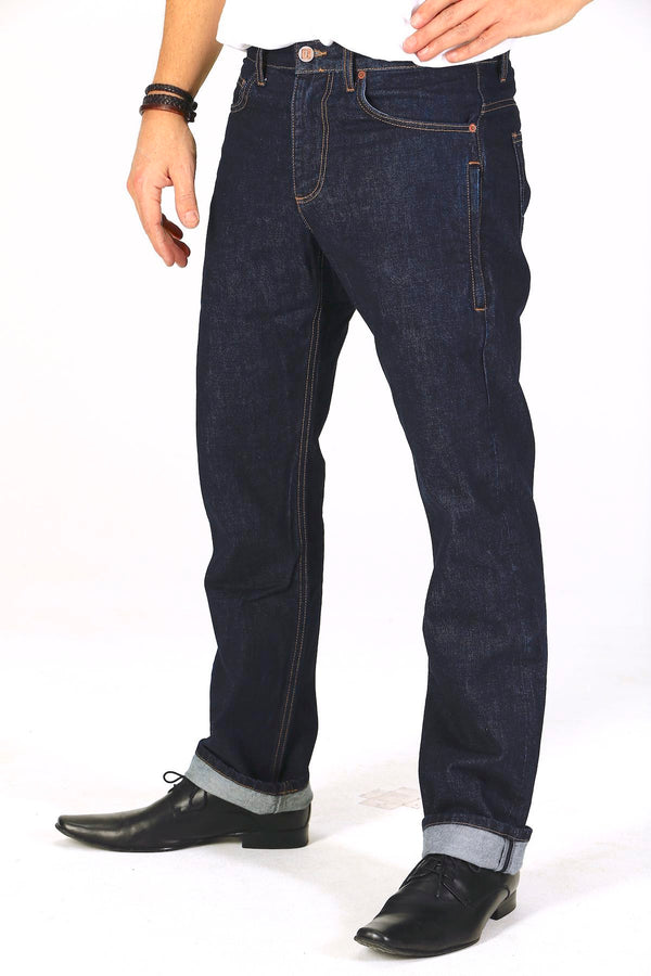 STRAIGHT FIT | Sustainable men's jeans made from organic denim (2020 collection) 