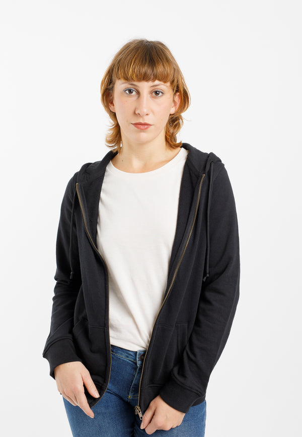 ZITA | Sustainable women's zip hoodie made from organic cotton 